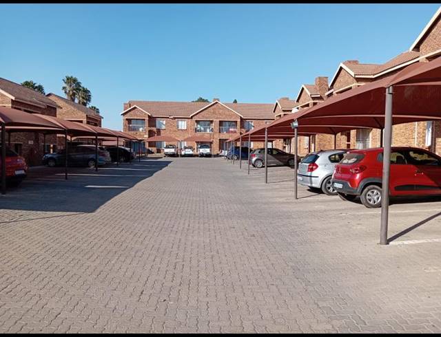 2 BEDROOM TOWNHOUSE FOR SALE IN TERENURE